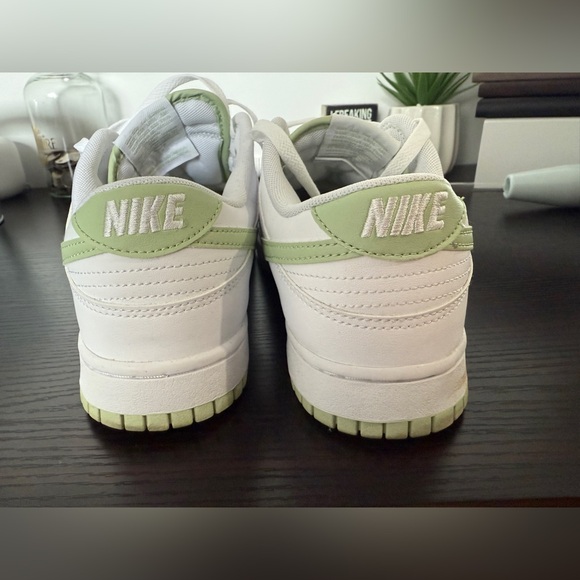 Size 10 Honeydew Nikes , like new, never worn. - Picture 3 of 4